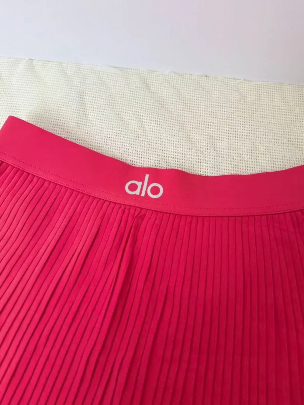 Alo Yoga Raspberry Red Pleated Sports Skirt, Size M